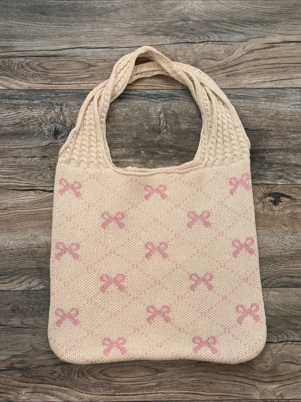 Cream Knit Tote Bag with Pink Bow Pattern
